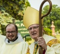 Ordination sacerdotale d’Adam Lalonde, SJ (Canada) par les mains de Mgr Terrence Prendergast, SJ, archevêque émérite d’Ottawa-Cornwall.