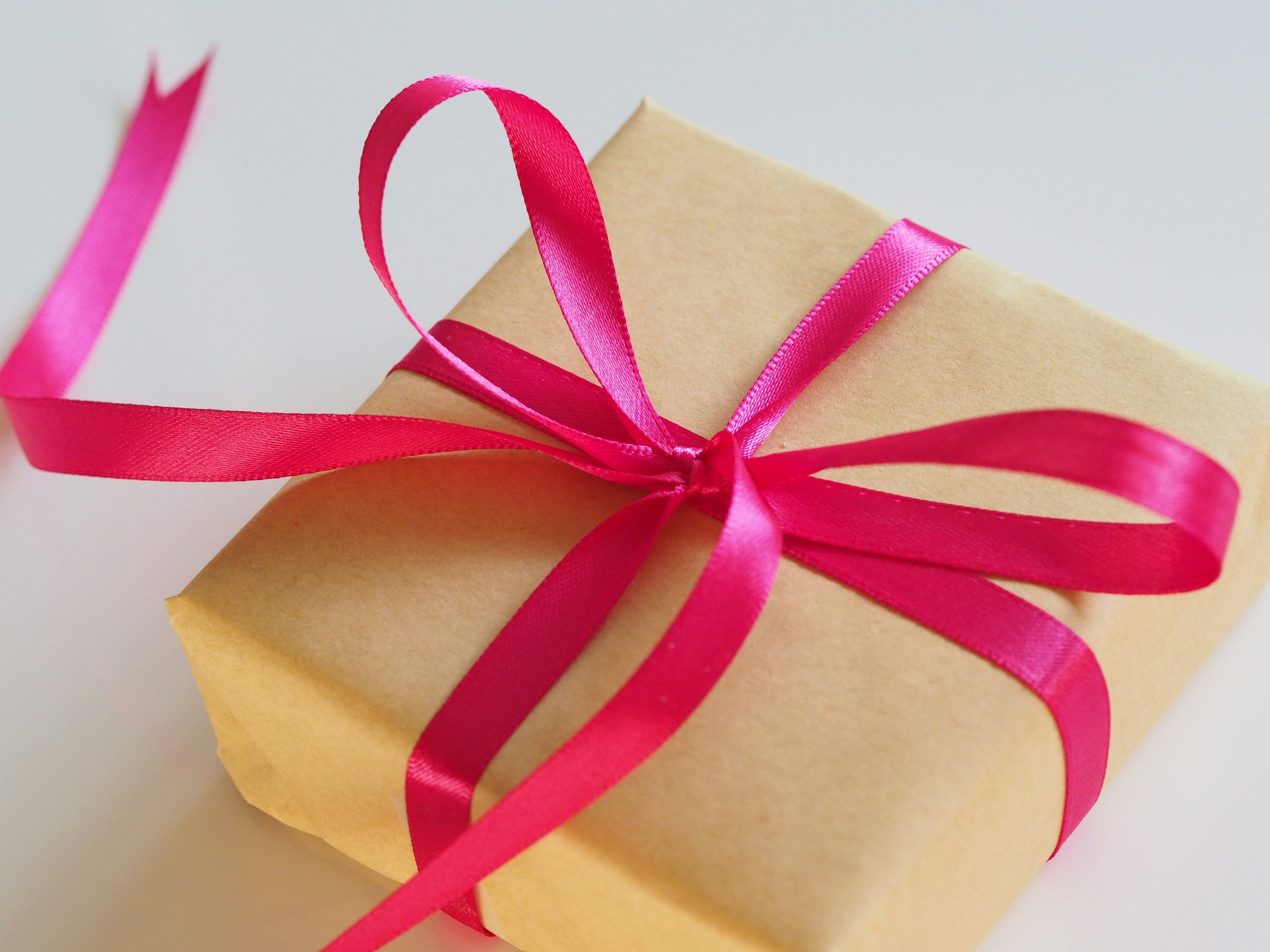 Cadeau_Jess-Bailey_Unsplash.jpg