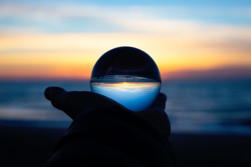 RÉ-IMAGINER LE FUTUR: La spiritualité et le charisme aident la vie religieuse à être plus générative en ces temps que nous vivons.