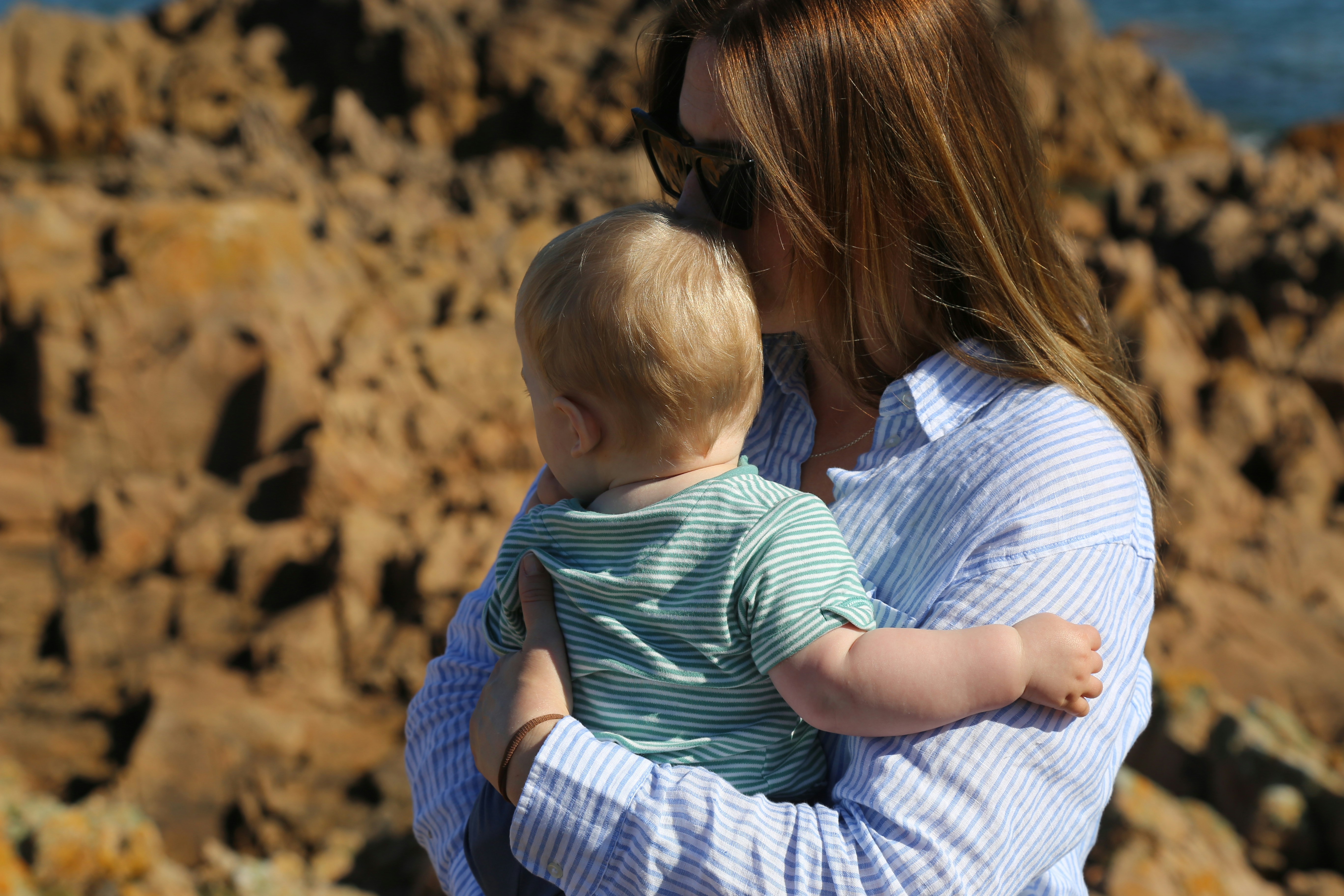 Maman_Kelsey-Farish_Unsplash.jpg