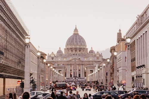 Vatican_Briana-Tozour_Unsplash.jpg