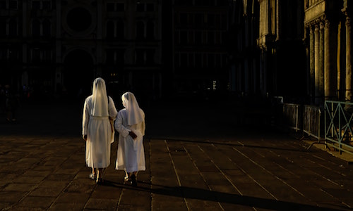 Les Augustines marchent pour les anges gardiens
